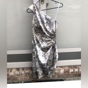 Stunning Silver/Gold/Black Floral Sheath Cocktail Dress (Size 4)